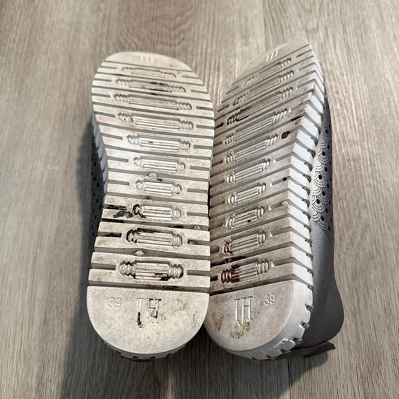 ISLE JACOBSEN Tulip Gray Slip-On Shoes - Picture 8 of 8